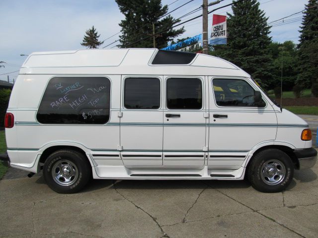 1999 Dodge Ram Van 1500 LS 4X4