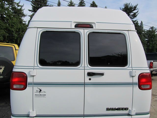 1999 Dodge Ram Van 1500 LS 4X4