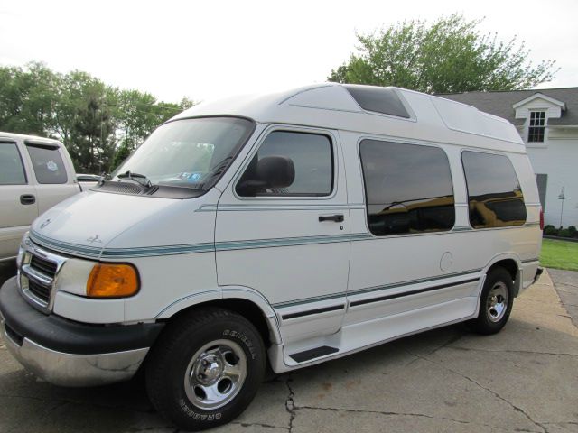 1999 Dodge Ram Van 1500 LS 4X4