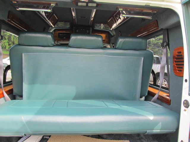 1999 Dodge Ram Van 1500 LS 4X4