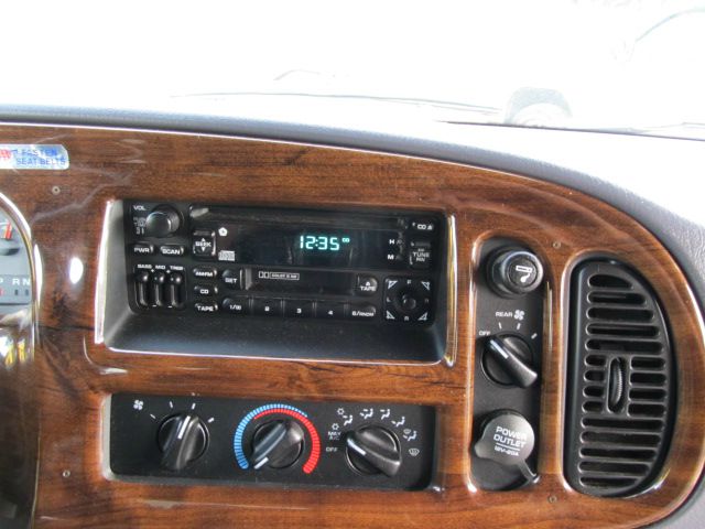 1999 Dodge Ram Van 1500 LS 4X4