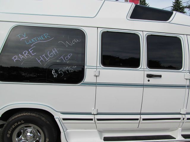 1999 Dodge Ram Van 1500 LS 4X4
