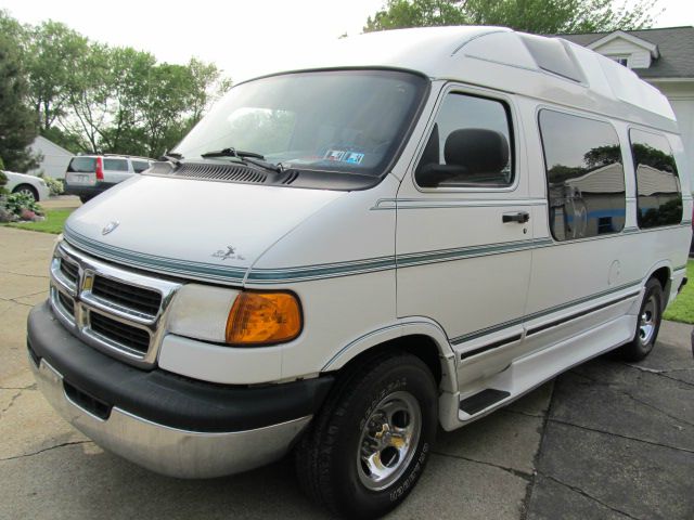 1999 Dodge Ram Van 1500 LS 4X4