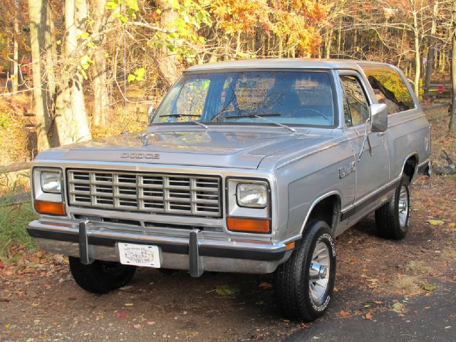 1982 Dodge Ramcharger Coupe 6-speed
