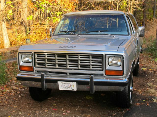1982 Dodge Ramcharger Coupe 6-speed