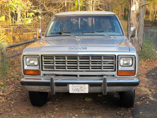 1982 Dodge Ramcharger Coupe 6-speed
