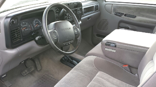 1994 Dodge Ram 1500 LT Sedan 4D