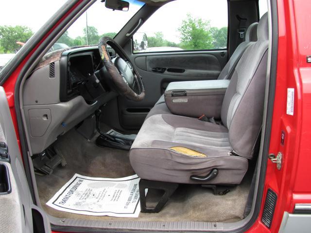 1996 Dodge Ram 1500 LT Sedan 4D