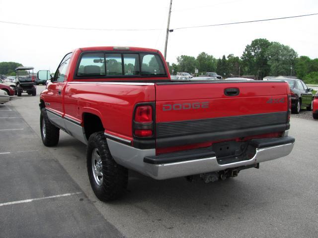 1996 Dodge Ram 1500 LT Sedan 4D