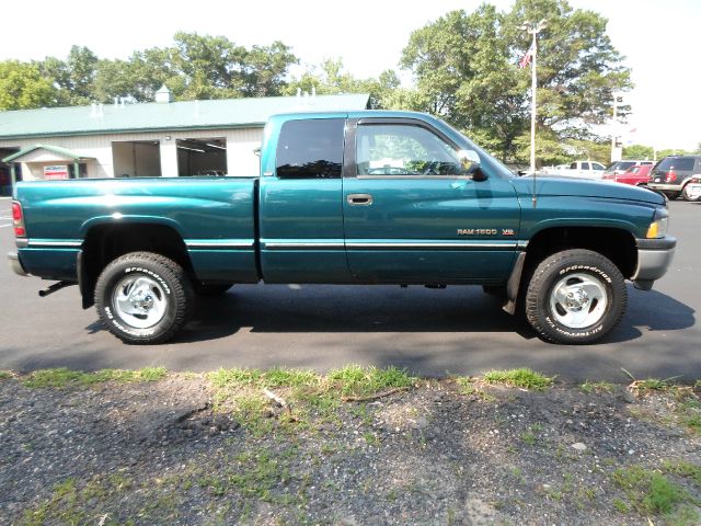 1997 Dodge Ram 1500 S AWD 3.5L V/6 5-pass