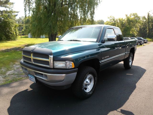 1997 Dodge Ram 1500 S AWD 3.5L V/6 5-pass