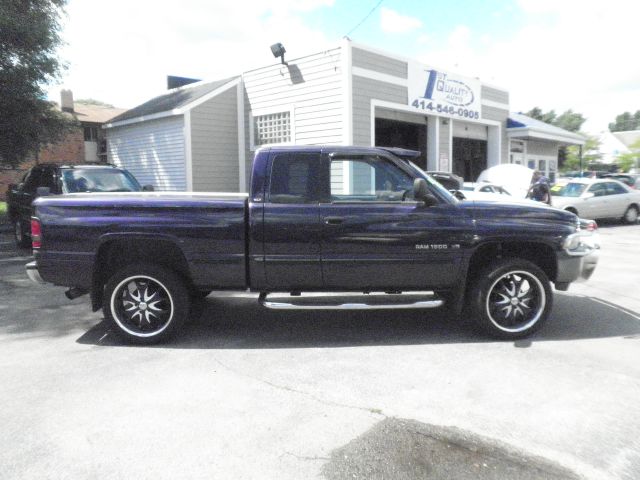1998 Dodge Ram 1500 Extended Cab 4-wheel Drive LTZ