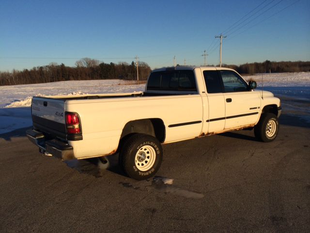 1998 Dodge Ram 1500 B3000 Cab Plus 2WD