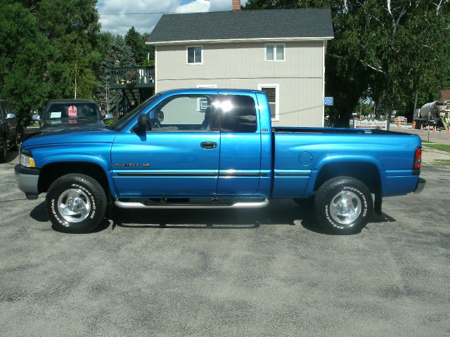 1998 Dodge Ram 1500 Extended Cab 4-wheel Drive LTZ