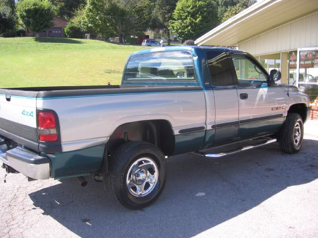 1998 Dodge Ram 1500 Extended Cab 4-wheel Drive LTZ
