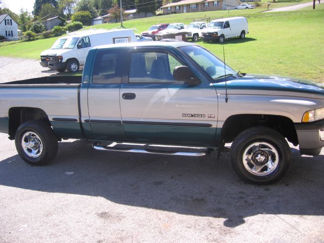 1998 Dodge Ram 1500 Extended Cab 4-wheel Drive LTZ