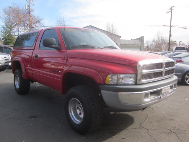 1998 Dodge Ram 1500 LT Sedan 4D