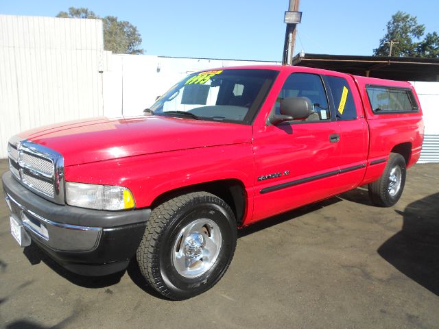 1998 Dodge Ram 1500 4DR SDN XLE AT