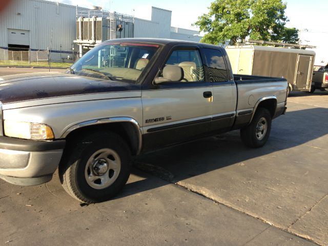 1998 Dodge Ram 1500 4DR SDN XLE AT