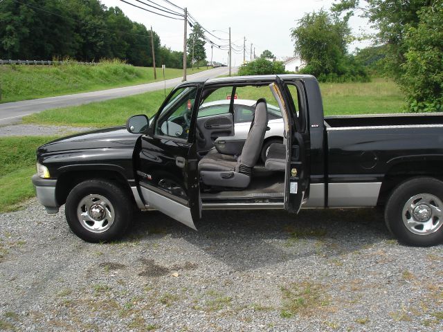 1998 Dodge Ram 1500 4DR SDN XLE AT