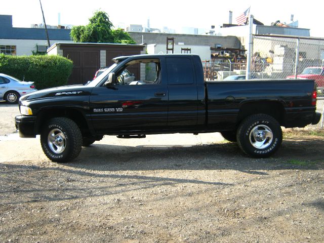 1999 Dodge Ram 1500 1500 LT 4WD
