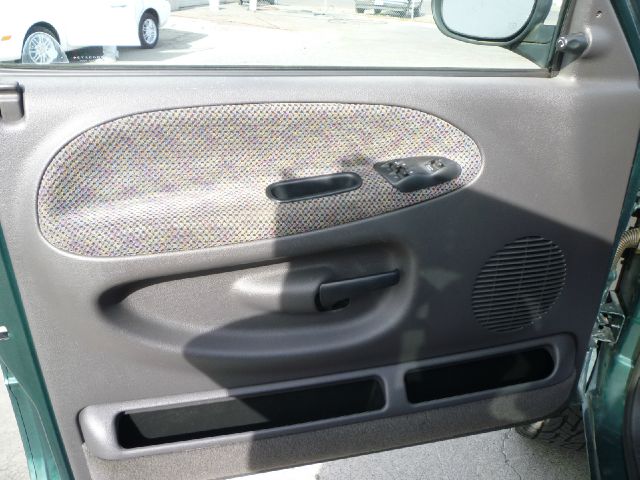 1999 Dodge Ram 1500 1500 LT 4WD