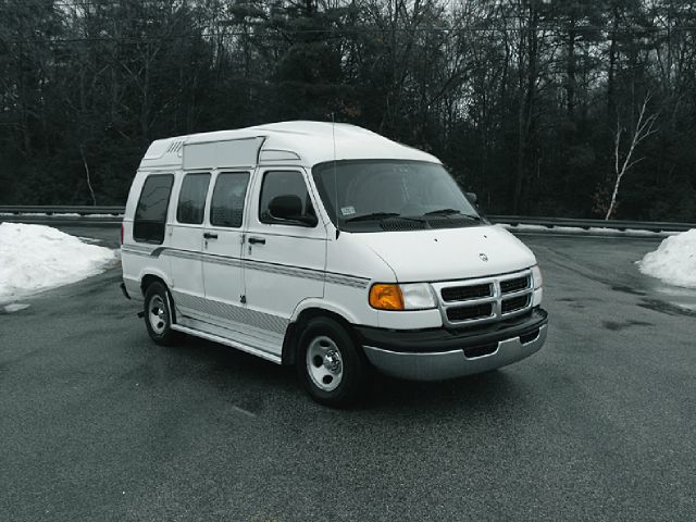 2000 Dodge Ram 1500 3.8 Sedan