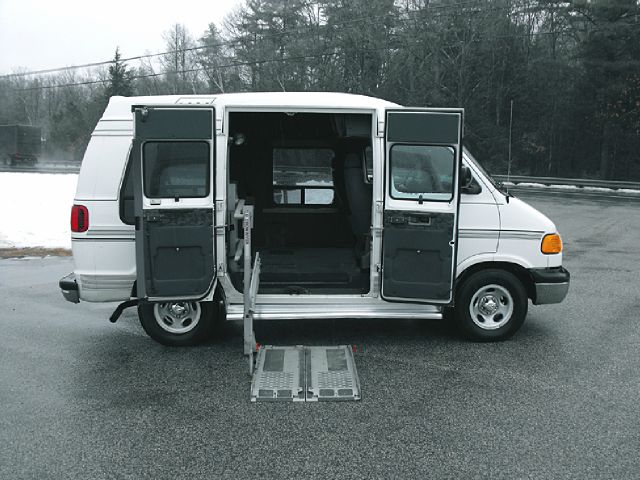 2000 Dodge Ram 1500 3.8 Sedan