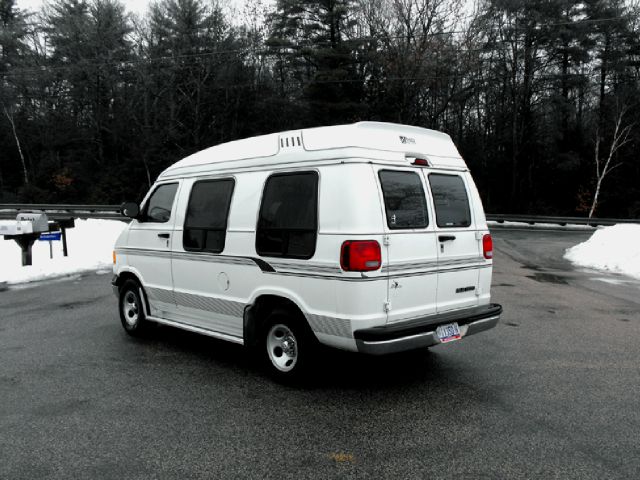 2000 Dodge Ram 1500 3.8 Sedan