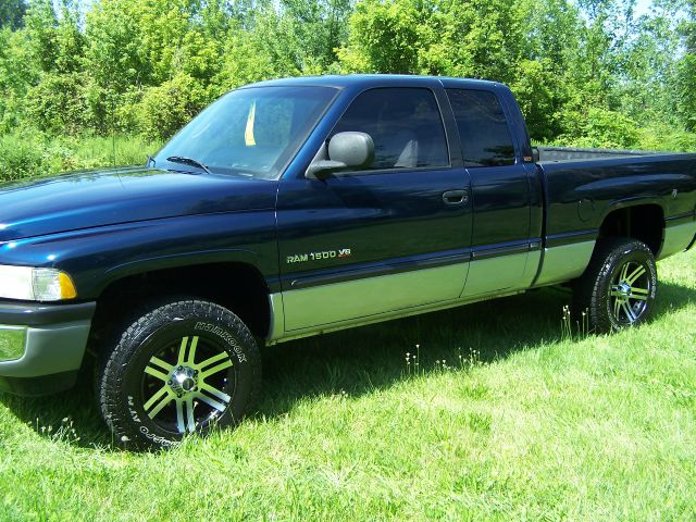 2000 Dodge Ram 1500 1500 LT 4WD