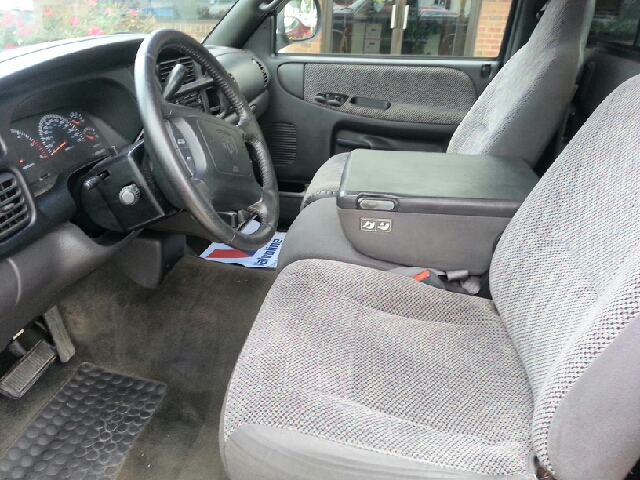 2001 Dodge Ram 1500 T Chairs