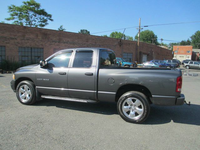 2002 Dodge Ram 1500 4X2 Extended CAB 122.9 IN
