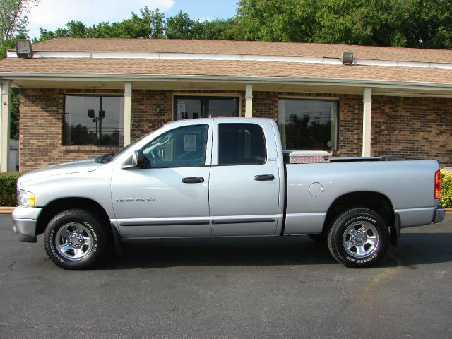 2002 Dodge Ram 1500 4X2 Extended CAB 122.9 IN