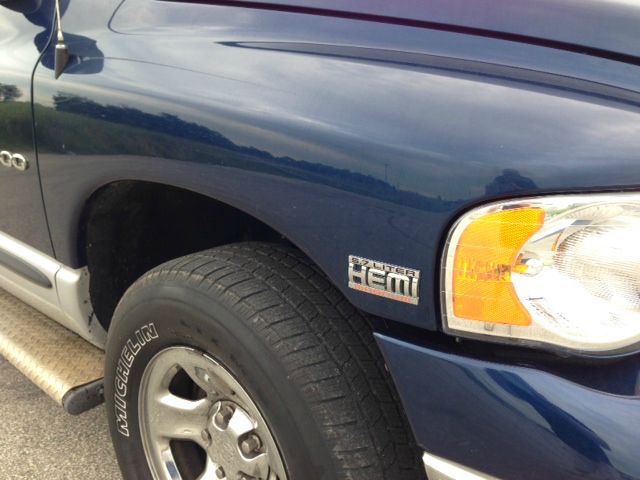 2003 Dodge Ram 1500 4dr 4WD EXT LS 4x4 SUV