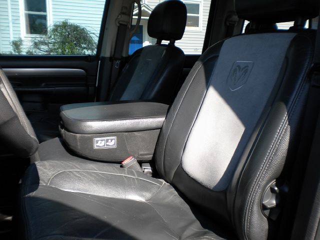 2004 Dodge Ram 1500 4d Wagon AWD