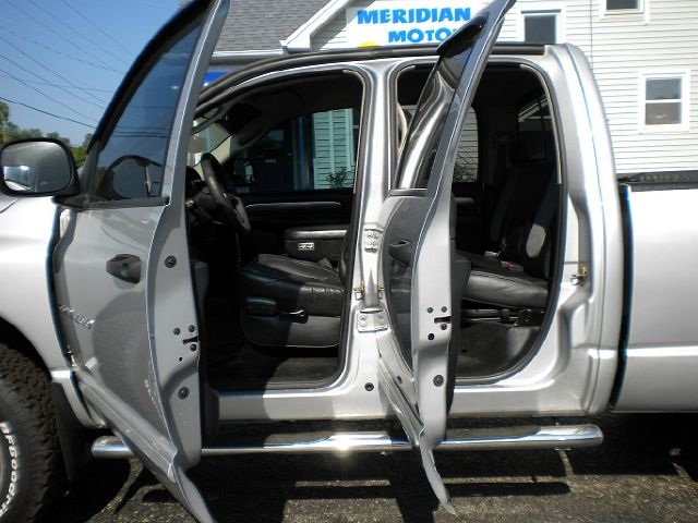 2004 Dodge Ram 1500 4d Wagon AWD