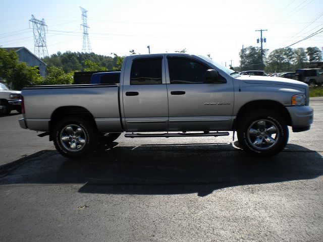 2004 Dodge Ram 1500 4d Wagon AWD