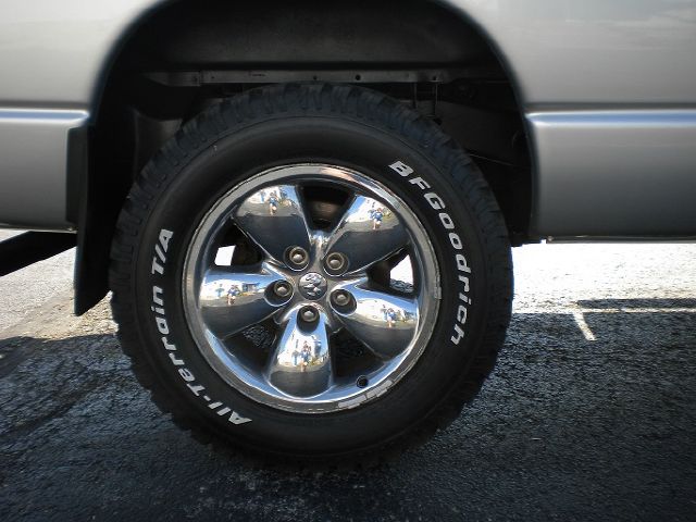 2004 Dodge Ram 1500 4d Wagon AWD