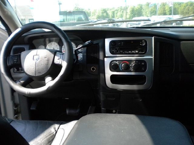 2004 Dodge Ram 1500 4d Wagon AWD