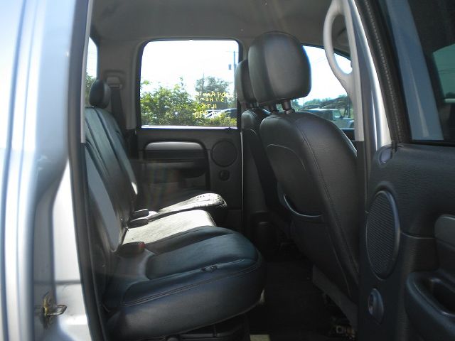 2004 Dodge Ram 1500 4d Wagon AWD