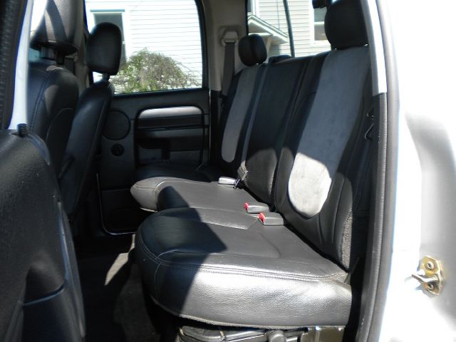 2004 Dodge Ram 1500 4d Wagon AWD