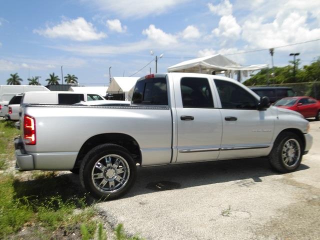 2004 Dodge Ram 1500 4dr 114 WB XLS