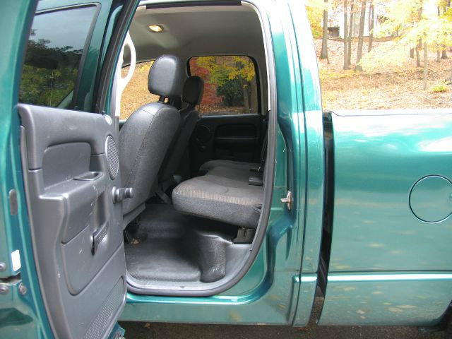 2004 Dodge Ram 1500 4dr LX 4WD Auto