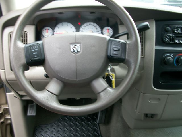 2004 Dodge Ram 1500 LS ES