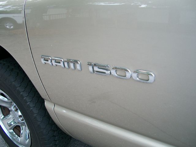 2004 Dodge Ram 1500 LS ES