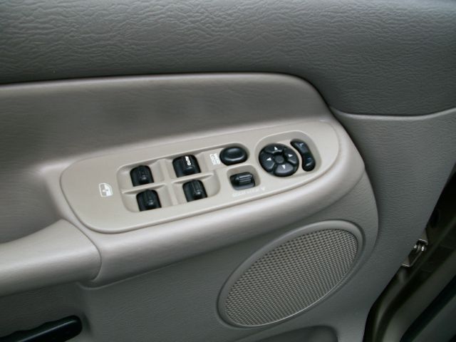 2004 Dodge Ram 1500 LS ES