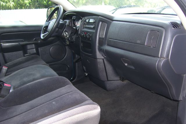 2004 Dodge Ram 1500 LS ES