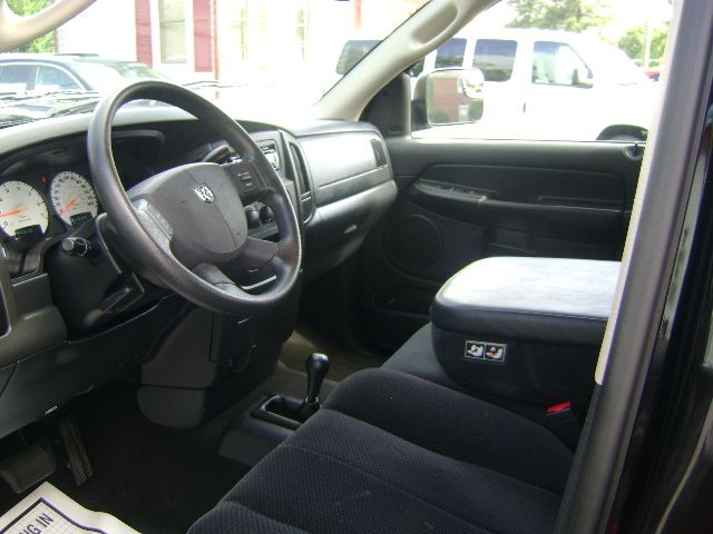 2004 Dodge Ram 1500 4dr LX 4WD Auto