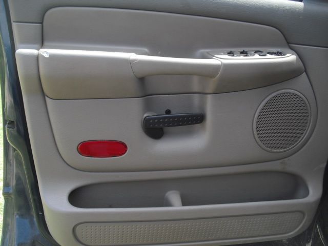 2004 Dodge Ram 1500 LS ES