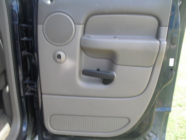 2004 Dodge Ram 1500 LS ES